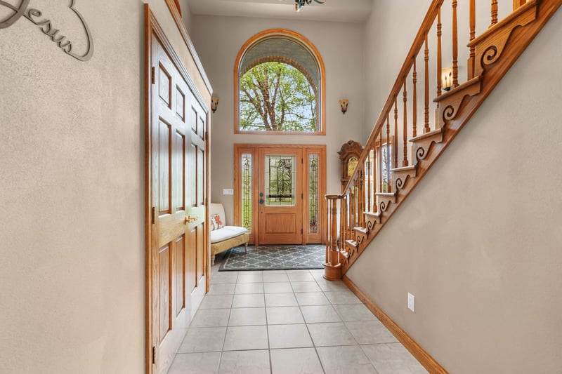 W8678 Hillview Rd, Hortonville, WI 54944