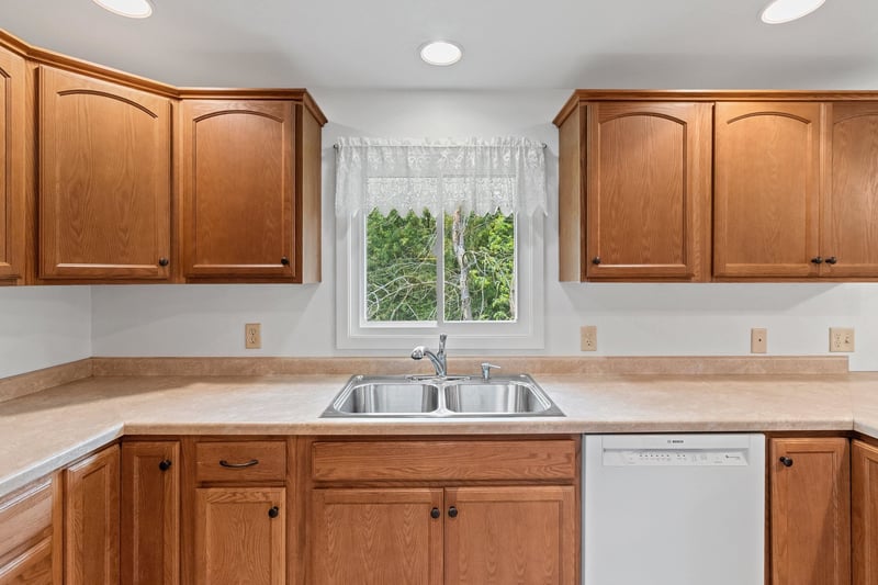 1731 Oakridge Pl, Neenah, WI 54956