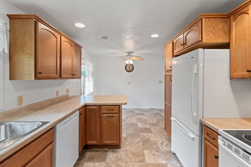 1731 Oakridge Pl, Neenah, WI 54956