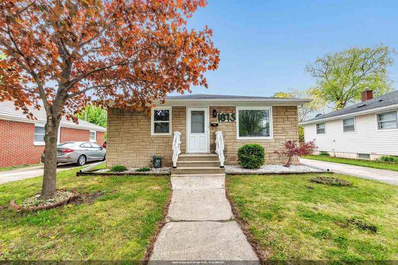1875 Smith St, Green Bay, WI 54302