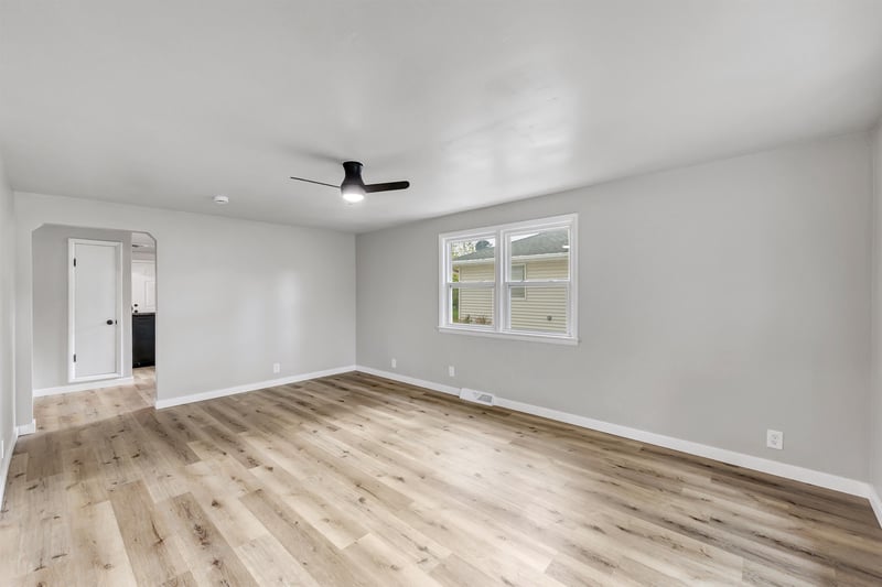 1875 Smith St, Green Bay, WI 54302
