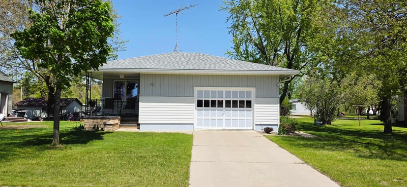 707 5th St, Shawano, WI 54166