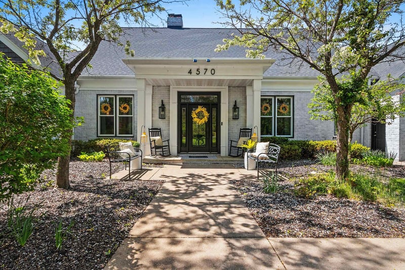 4570 Choctaw Trl, Green Bay, WI 54313-9510