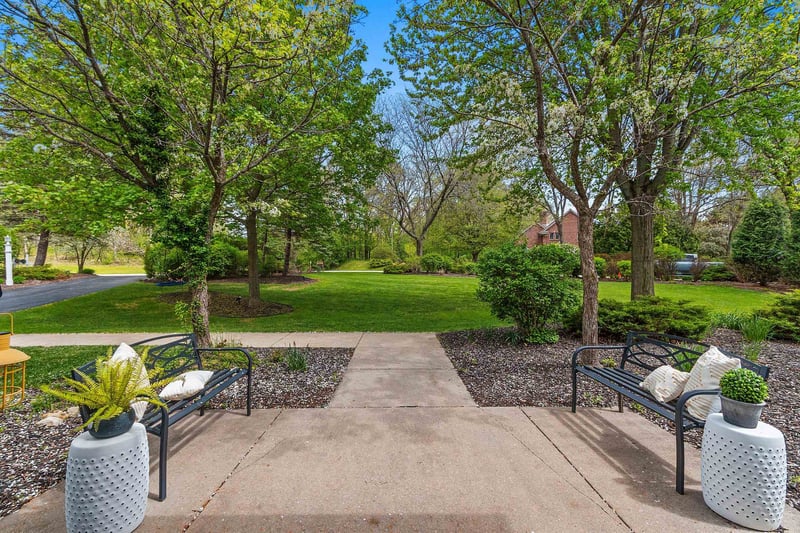 4570 Choctaw Trl, Green Bay, WI 54313-9510