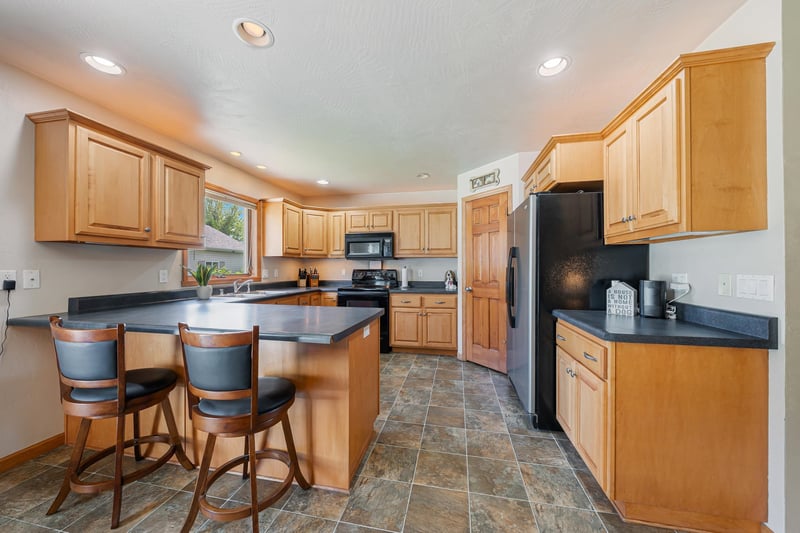 N1778 Reimer Dr, Greenville, WI 54942