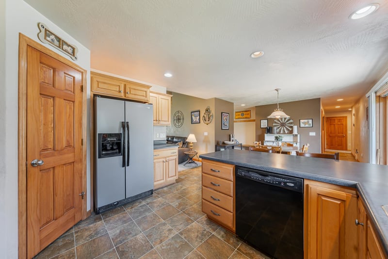 N1778 Reimer Dr, Greenville, WI 54942