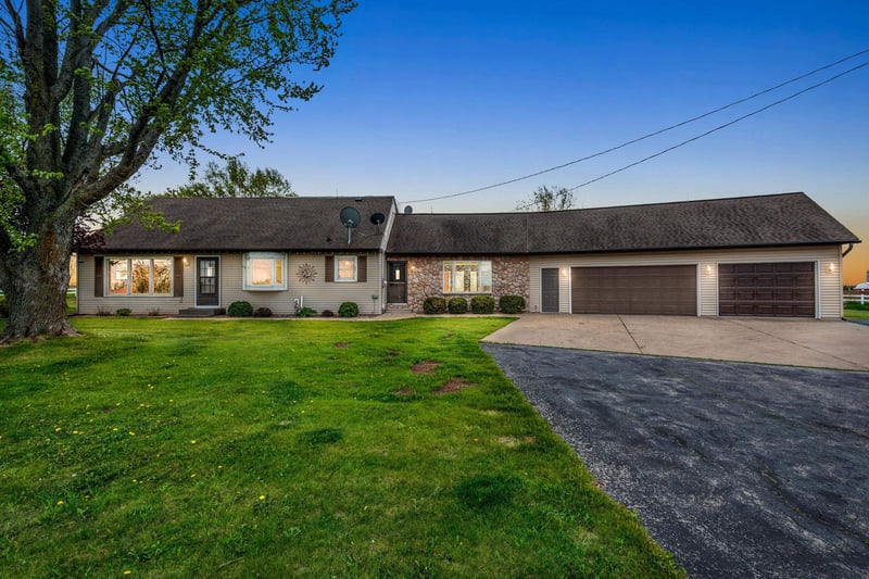 5184 Finger Rd, Green Bay, WI 54311