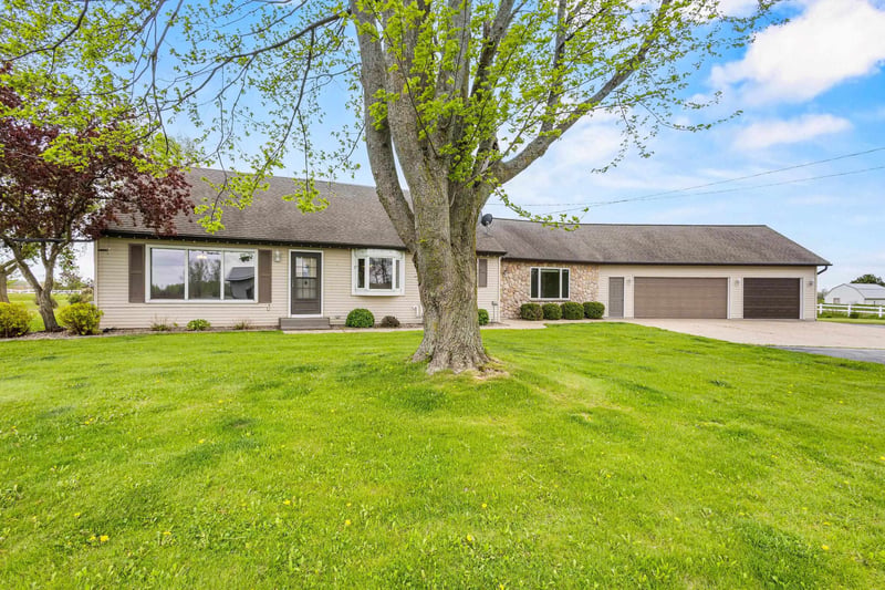 5184 Finger Rd, Green Bay, WI 54311