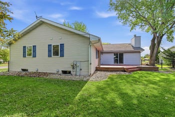 1115 Sawtell Ct, Oshkosh, WI 54902-3380