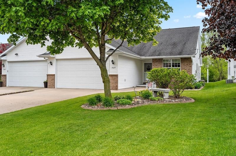 5529 Brookview Dr, Appleton, WI 54913