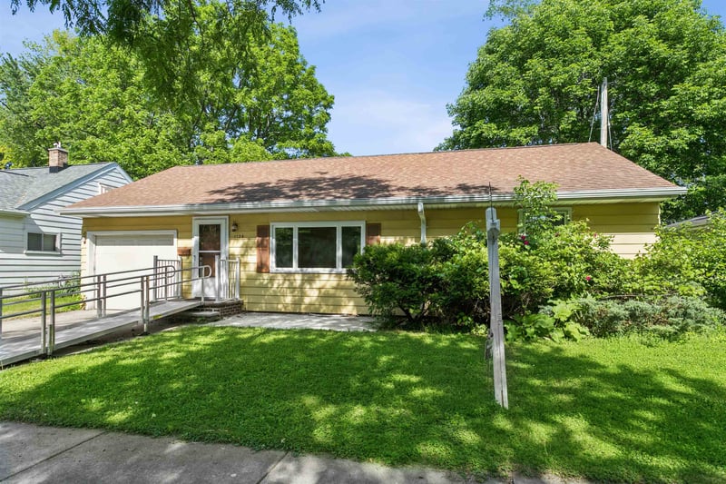 1124 Wisconsin Ct, Appleton, WI 54911