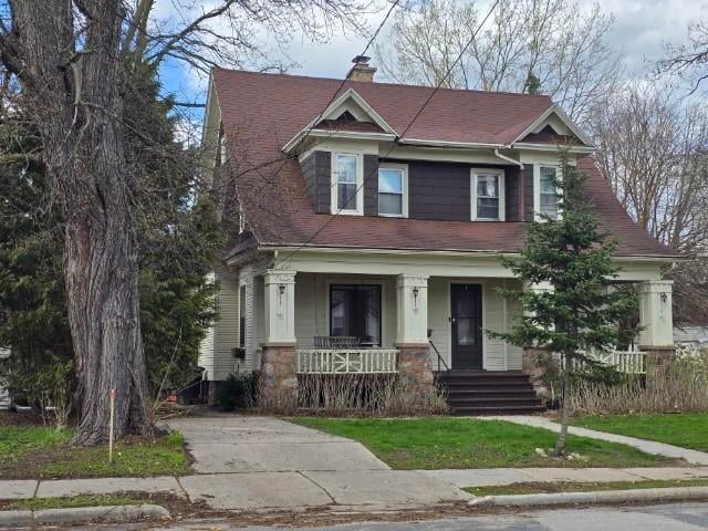 211 Center St, Shawano, WI 54166-2409