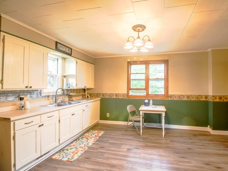712 9th Ave, Oshkosh, WI 54902