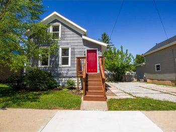 712 9th Ave, Oshkosh, WI 54902