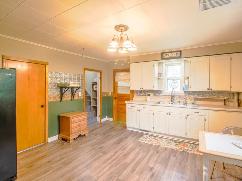 712 9th Ave, Oshkosh, WI 54902