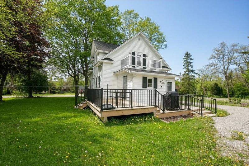1417 County Rd Jj, Neenah, WI 54956