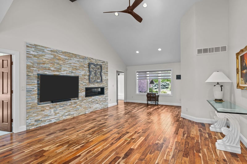 1782 River Mill Rd, Oshkosh, WI 54901
