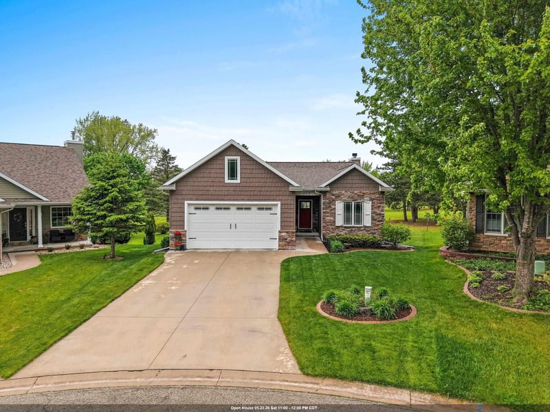 529 Golf Side Ct, Hortonville, WI 54944