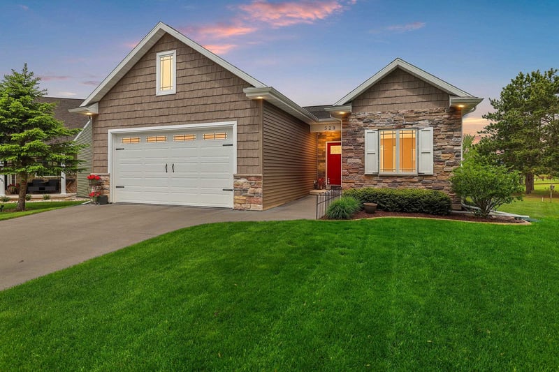 529 Golf Side Ct, Hortonville, WI 54944