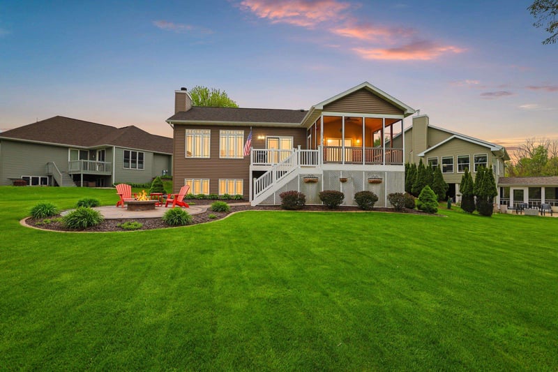 529 Golf Side Ct, Hortonville, WI 54944