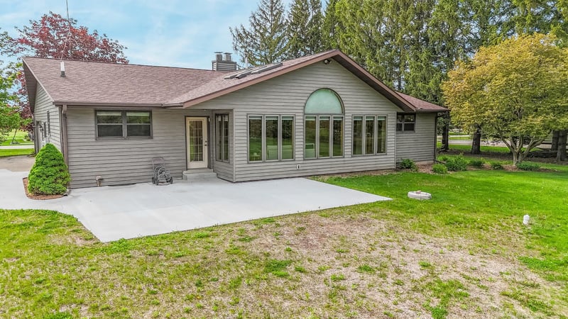 N8060 Maass Rd, Seymour, WI 54165