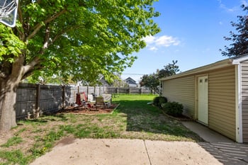 242 14th Ave, Oshkosh, WI 54902