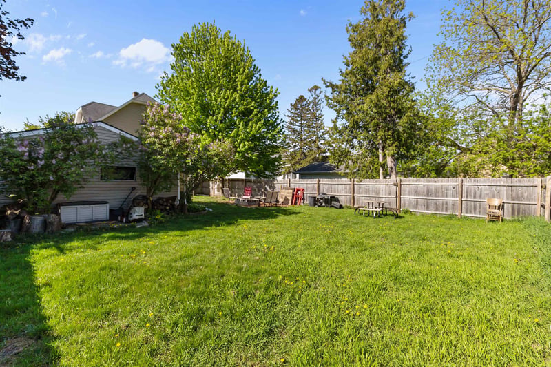 242 14th Ave, Oshkosh, WI 54902