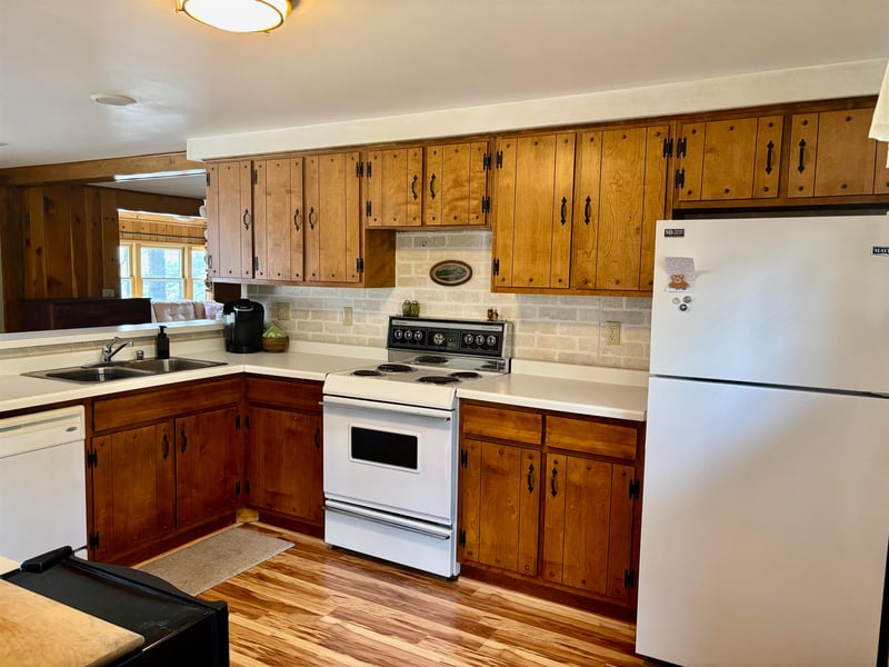 12667 Shore Dr, Mountain, WI 54149