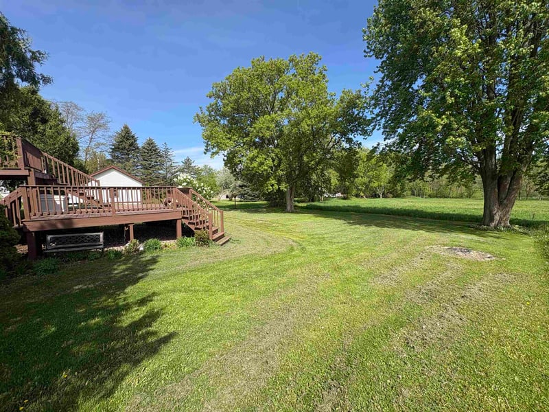 205 Freeborn St, Cecil, WI 54111