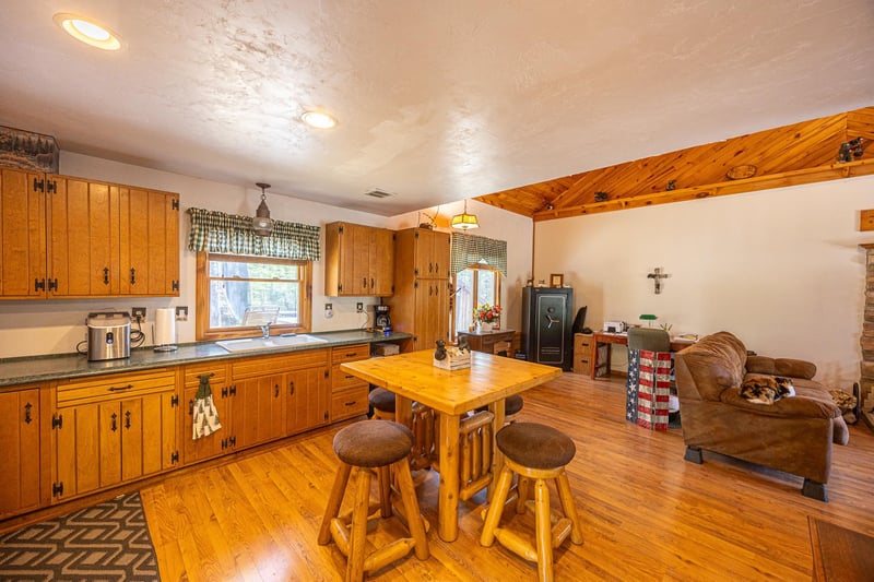 13131 State Hwy 64, Suring, WI 54174