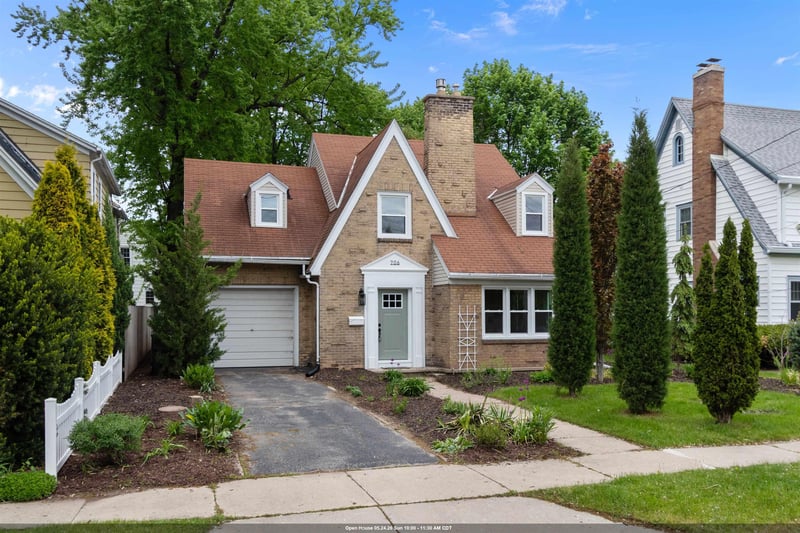 706 Lincoln St, Neenah, WI 54956