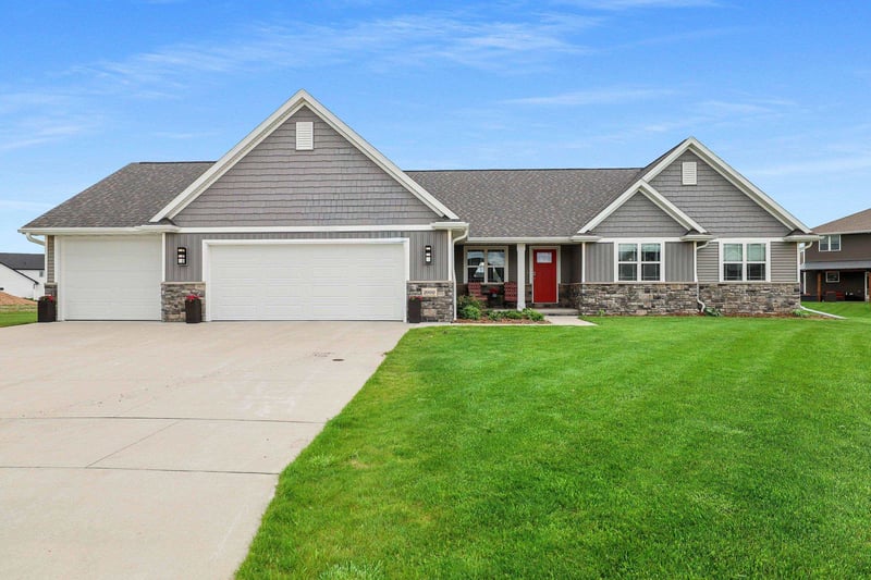 2000 Dobby St, De Pere, WI 54115