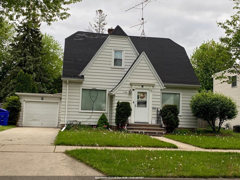 1738 Erb St, Appleton, WI 54911