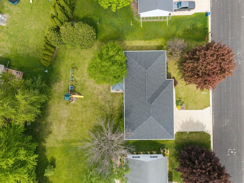 1040 Crestview Dr, Wrightstown, WI 54180