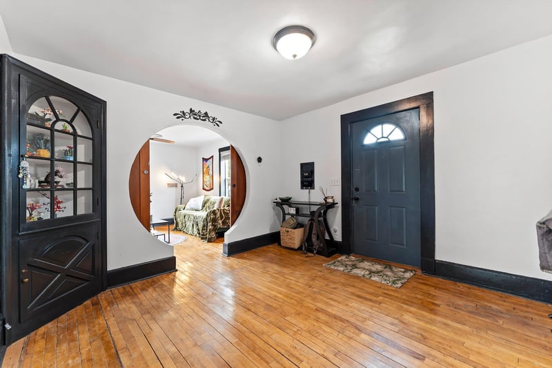 1215 Navarino St, Algoma, WI 54201