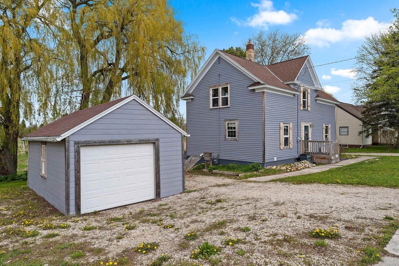 1215 Navarino St, Algoma, WI 54201