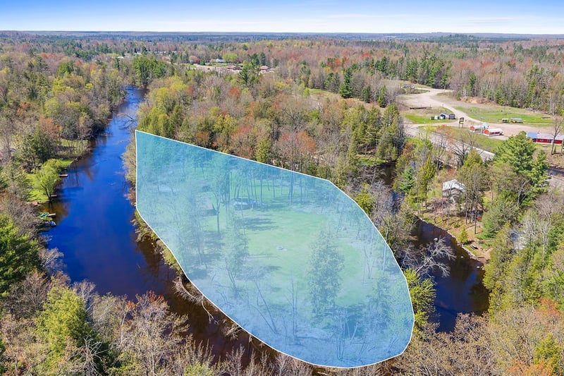 12409 Poquette Ln, Suring, WI 54174