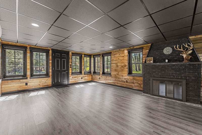 12409 Poquette Ln, Suring, WI 54174