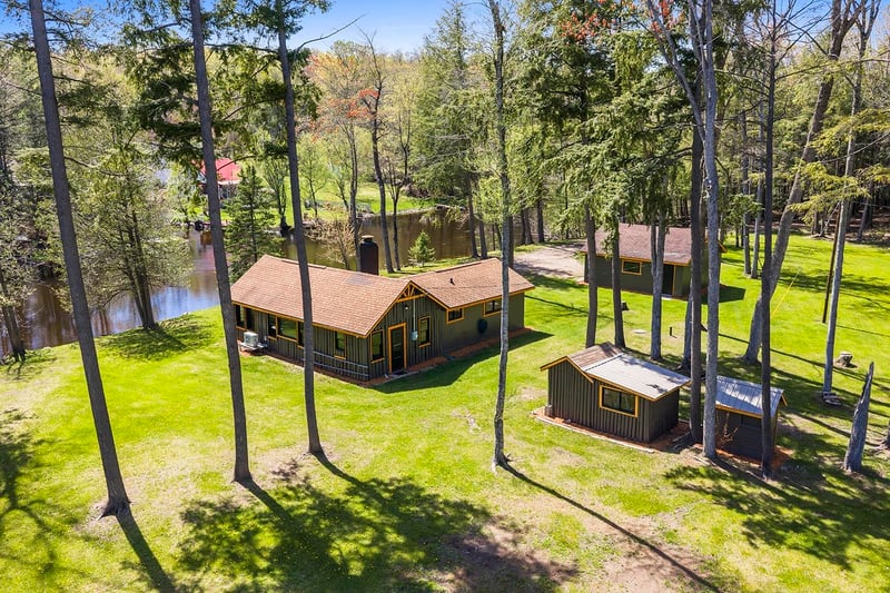 12409 Poquette Ln, Suring, WI 54174