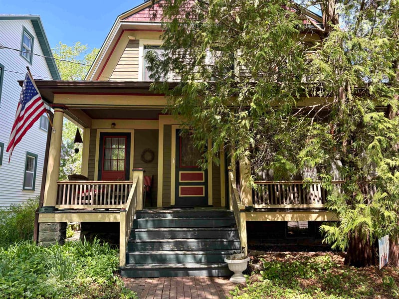 878 Hubbard St, Green Bay, WI 54303