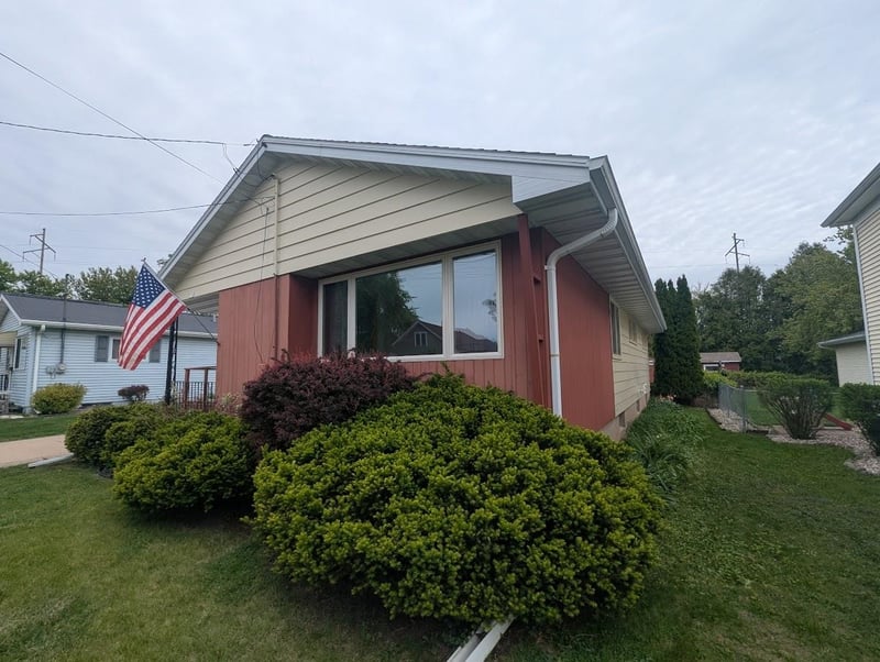 736 8th Ave, Oshkosh, WI 54902