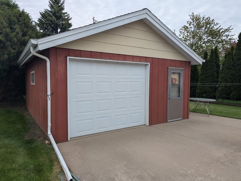 736 8th Ave, Oshkosh, WI 54902