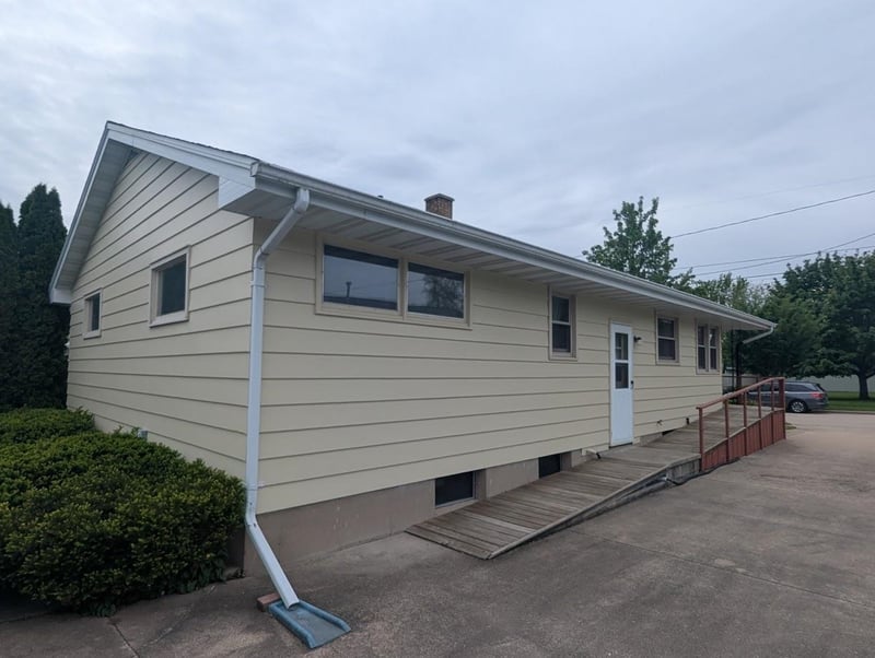 736 8th Ave, Oshkosh, WI 54902