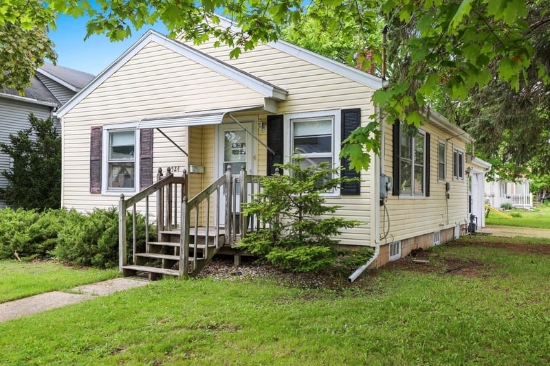 524 6th St, Menasha, WI 54952