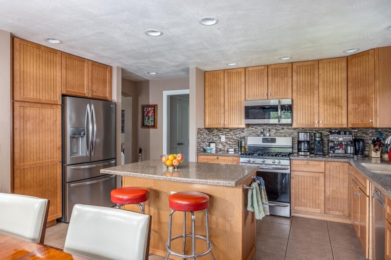 3221 Mockingbird Way, Oshkosh, WI 54904