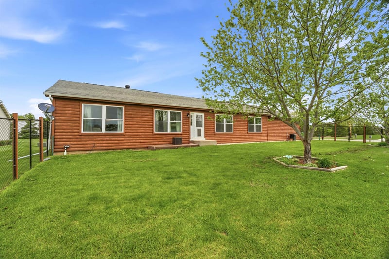 311 3rd St, Hilbert, WI 54129