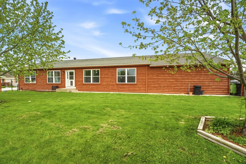 311 3rd St, Hilbert, WI 54129