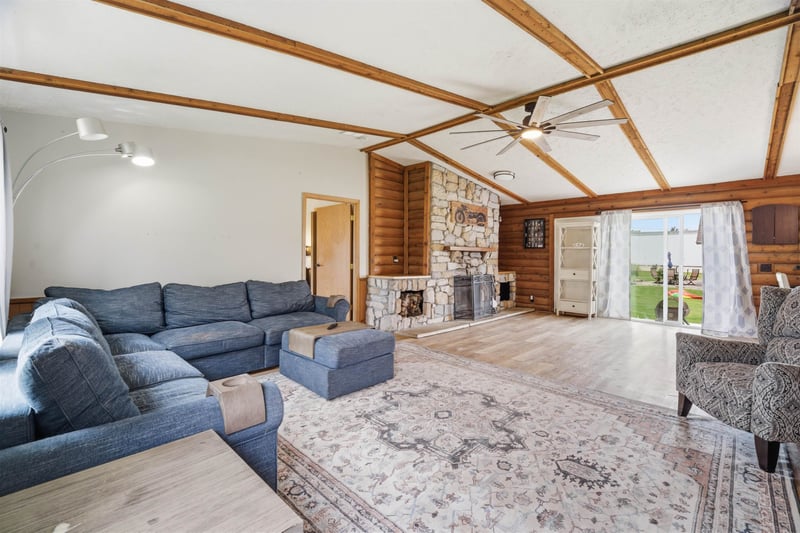 311 3rd St, Hilbert, WI 54129