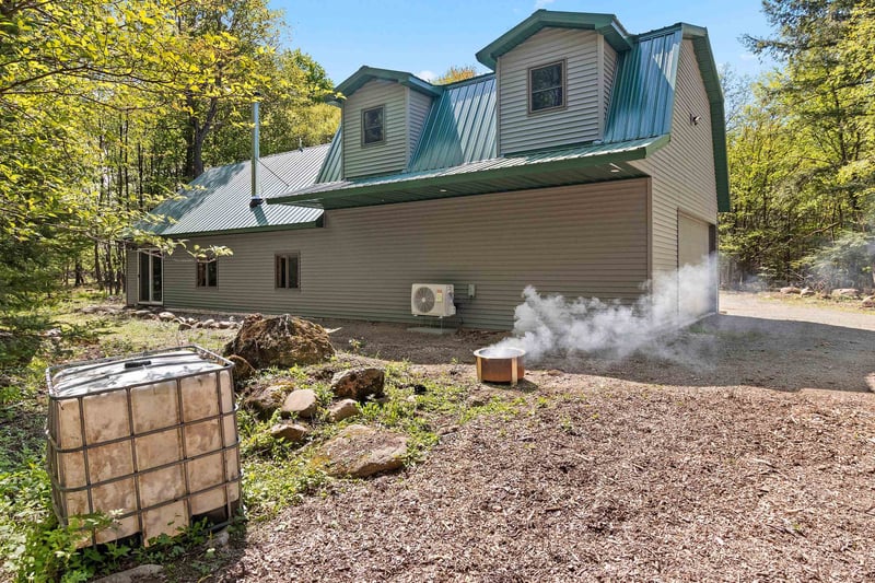 N9968 Hemlock Rd, Birnamwood, WI 54414