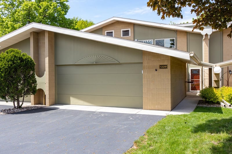 1229 Nicolet Cir, Appleton, WI 54914